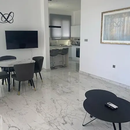 The Address -beachfront 2 Bedroom Apartment *