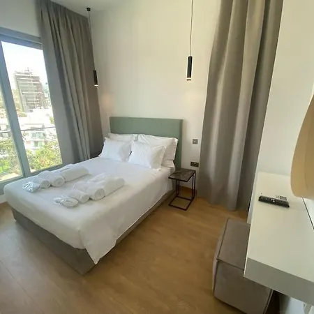 The Address -beachfront 2 Bedroom 利马索尔