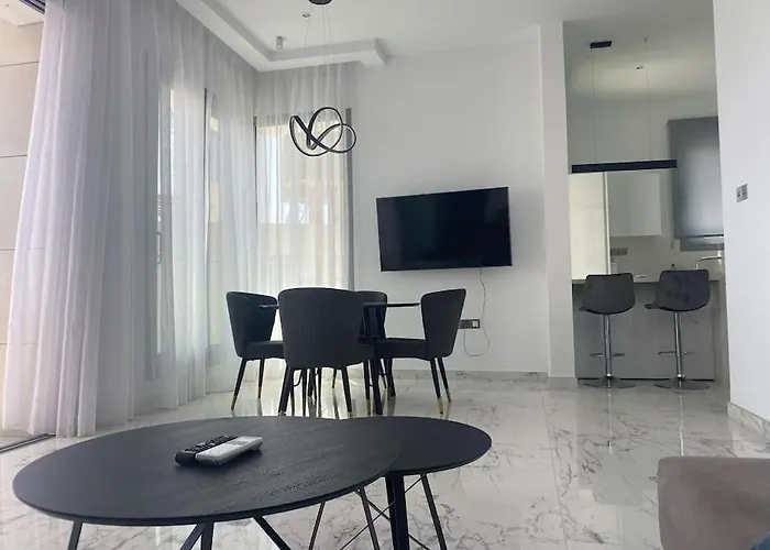 The Address -beachfront 2 Bedroom * Limisso